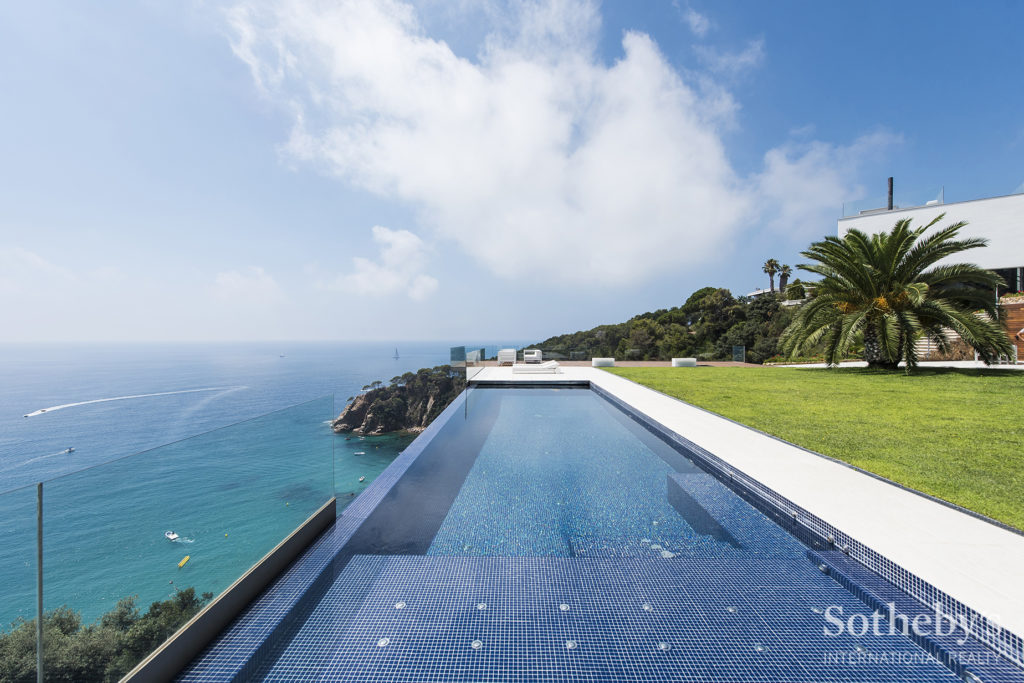 Casa con piscina en Costa Brava 