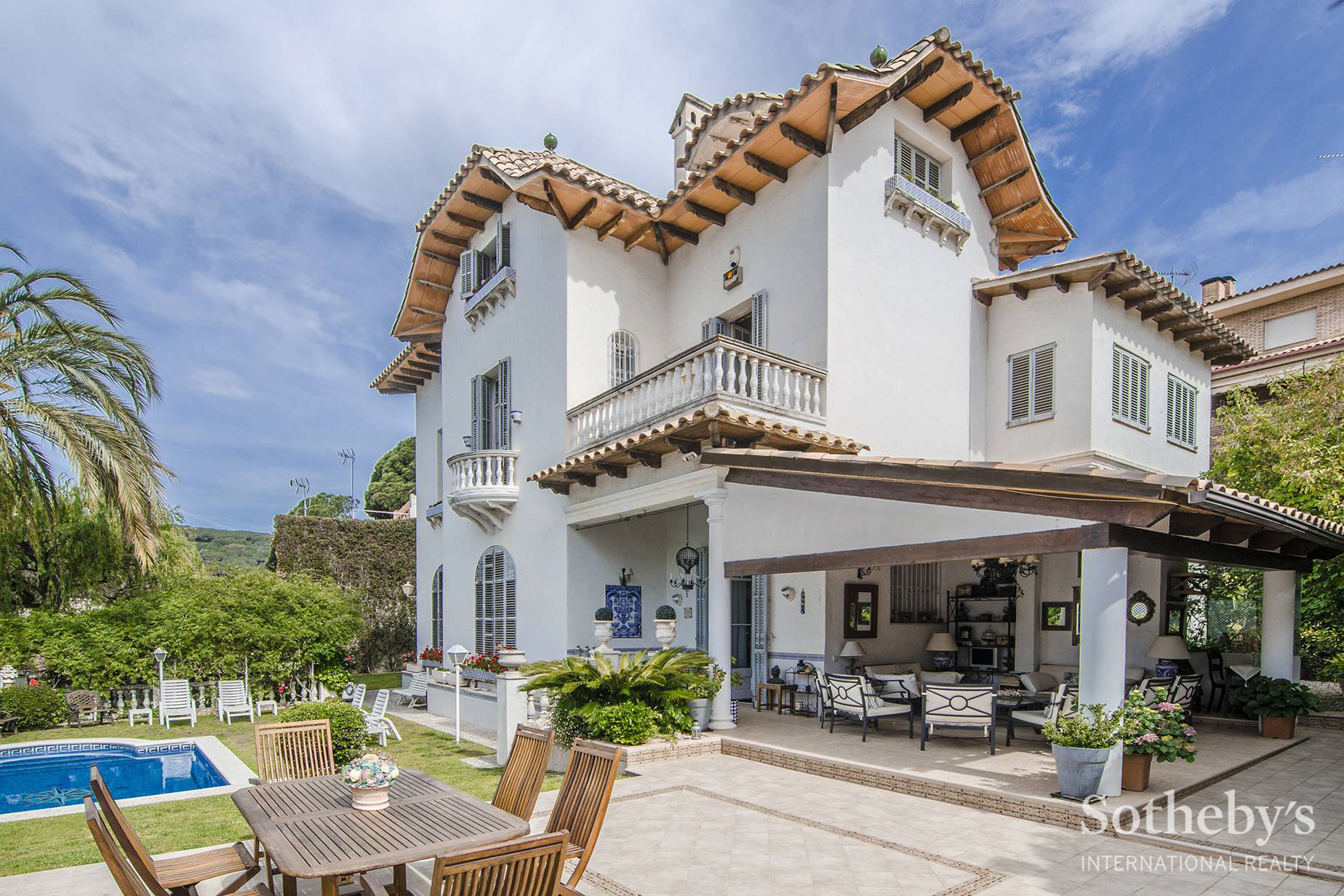 Majestic mansion with modernist soul St. Andreu de Llavaneres, Maresme