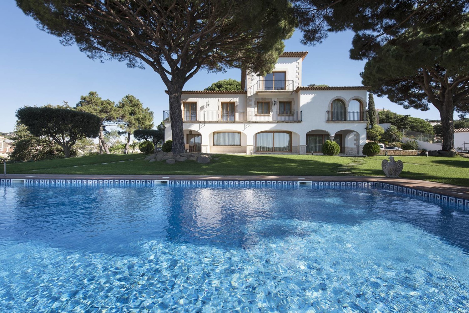 Tarifa error: Elegante mansión mediterránea convertida en hotel 5* por solo 50€